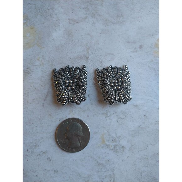 Vintage Abstract Dark Flower Silver Tone Clip On Earrings Estate Jewelry - Picture 2 of 3